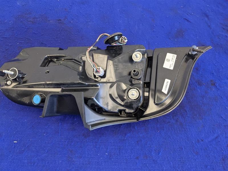2018-2023 Ford Mustang GT S550 Driver Left LH Taillight Lamp Brake Lens OEM - The Parts Farm