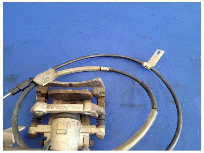 2005-2014 Ford Mustang GT S197 Passenger RH Rear Brake Caliper Pad Hose 2585 - The Parts Farm