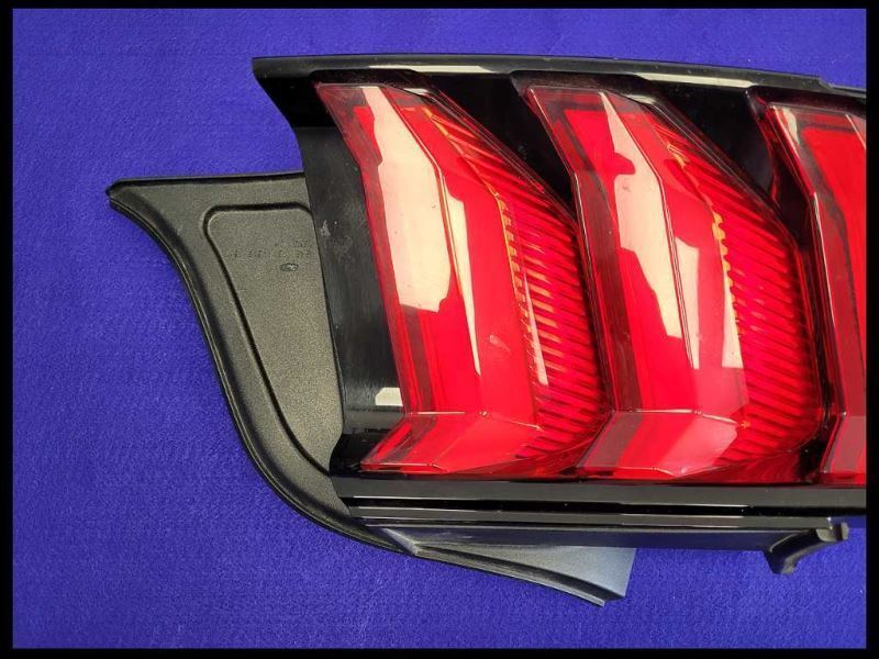 2018-2023 Ford Mustang GT S550 Driver Left LH Tail Light Lamp Brake CRACKED - The Parts Farm