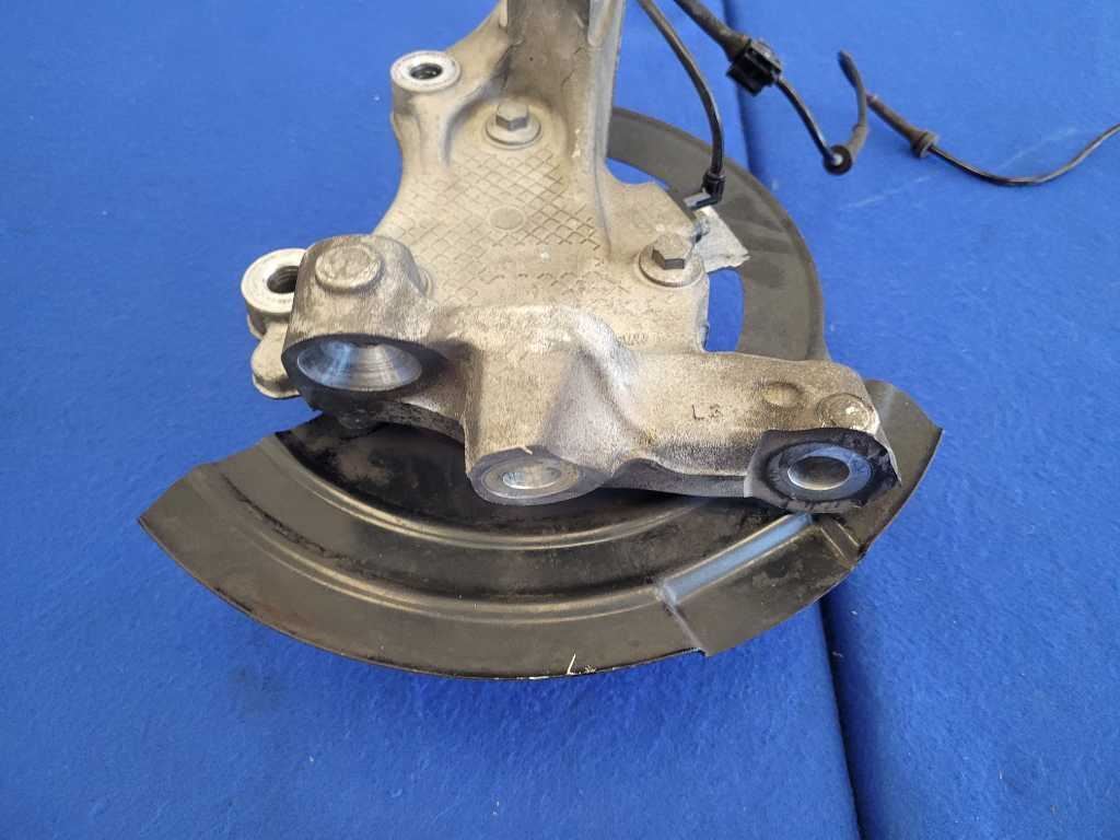 2016-2017 Chevrolet SS Sedan 6.2L Driver LH Left Front Spindle Knuckle Hub 2602 - The Parts Farm