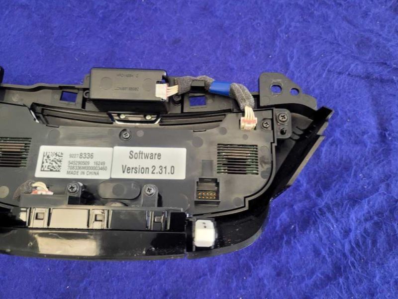 2016-2017 Chevrolet SS 6.2L Sedan HVAC Temperature Control 92278336 Front 2372 - The Parts Farm