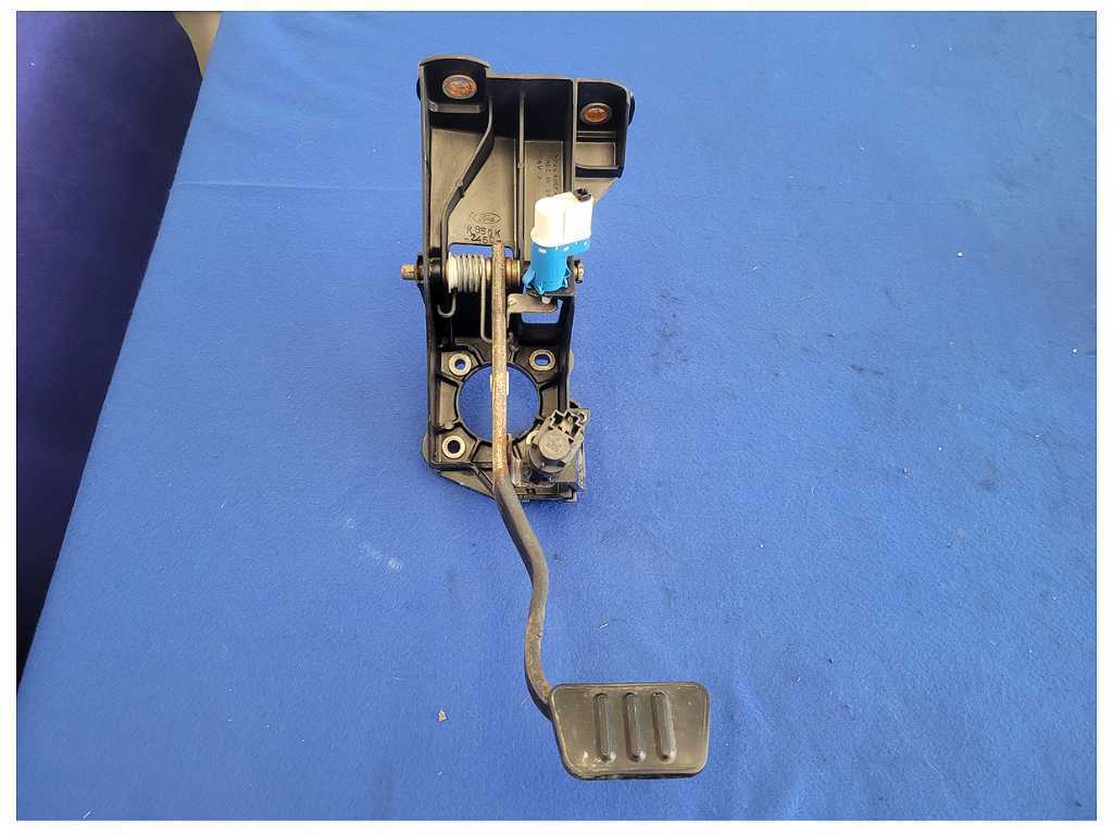 2006 Ford Mustang GT 4.6L Convertible Brake Pedal Cage Box 2542 - The Parts Farm