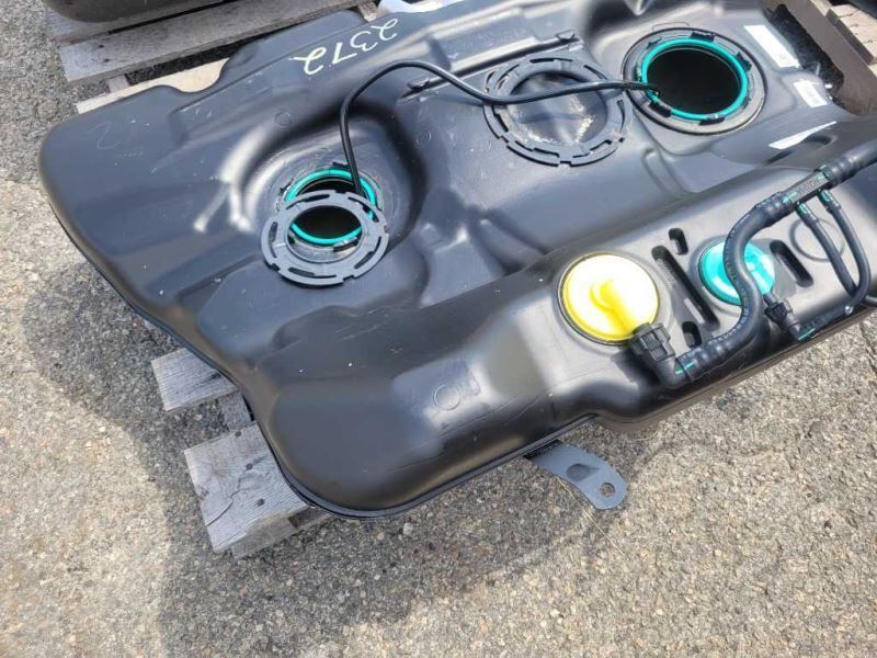 2016-2017 Chevrolet SS 6.2L Sedan Fuel Gas Tank Saddle Bag Plastic 2372 - The Parts Farm