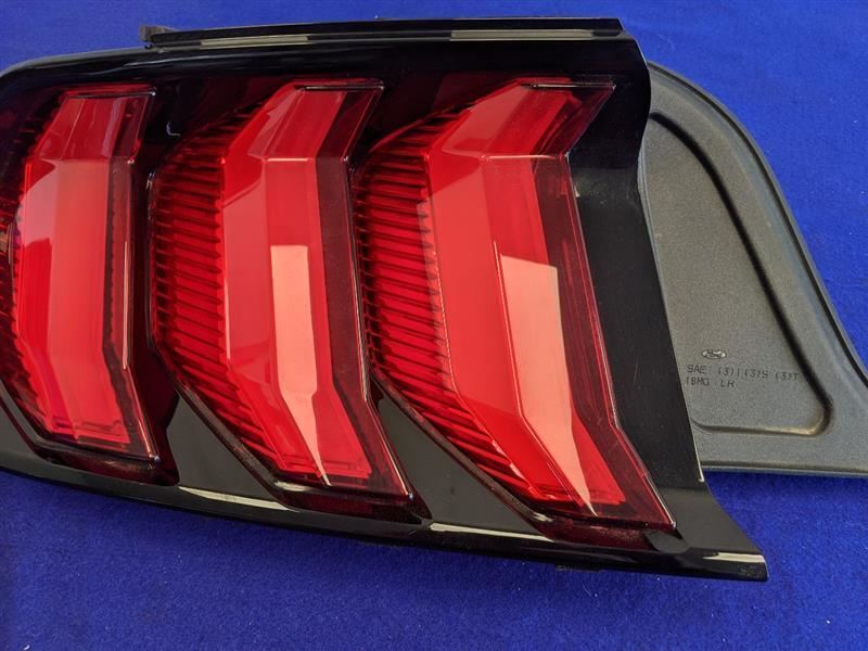 2018-2023 Ford Mustang GT S550 Passenger RH Taillight Lamp Brake Lens OEM - The Parts Farm