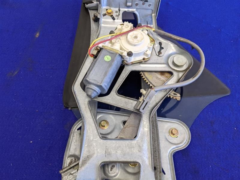 2003-2004 Ford Mustang Cobra SVT DOHC Convertible Passenger Rear Quarter Window - The Parts Farm