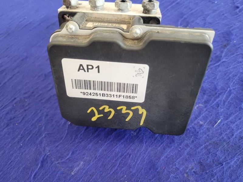 2012-2015 Chevrolet Camaro ZL1 ABS Anti-Lock Brake Module System Pump 2333 - The Parts Farm