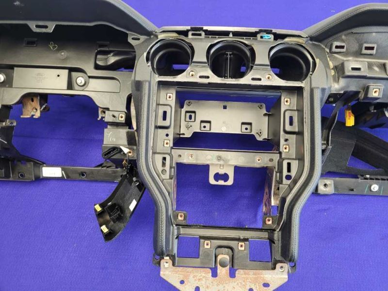 2015-2017 Ford mustang GT S550 Dash Panel Board No Gauge Pack Vent Bezel Trim - The Parts Farm