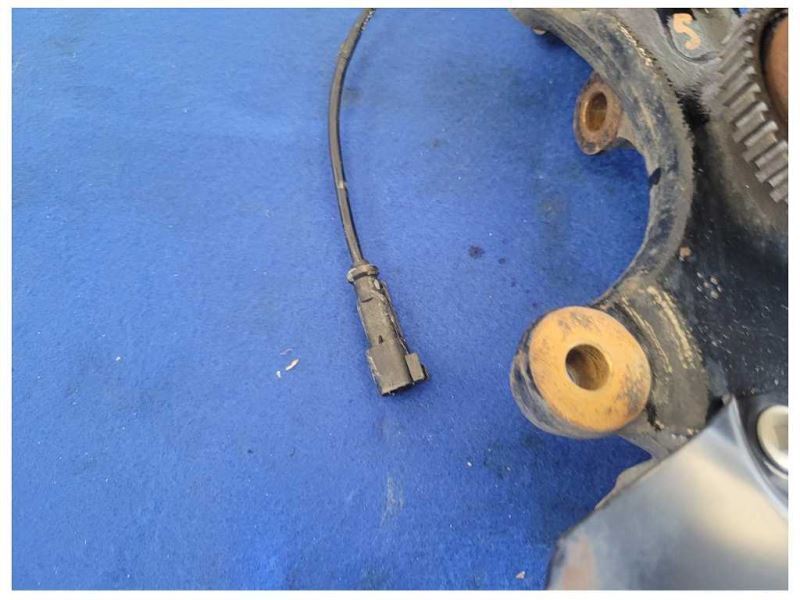 2015-2017 Ford Mustang GT S550 Driver Left Front Spindle Knuckle Hub 2504 - The Parts Farm