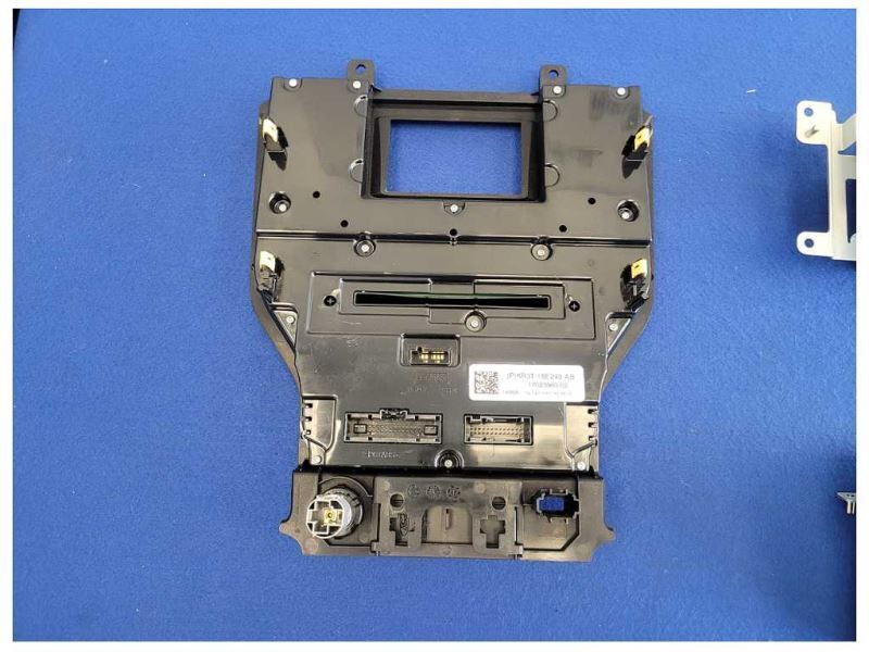 2019 Ford Mustang GT S550 Audio Receiver Information Screen Radio AM FM 2577 - The Parts Farm
