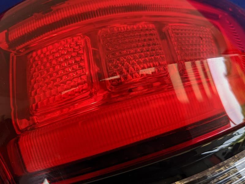 2014-2020 Jeep Grand Cherokee SRT8 Passenger Taillight Quarter Panel Mounted - The Parts Farm