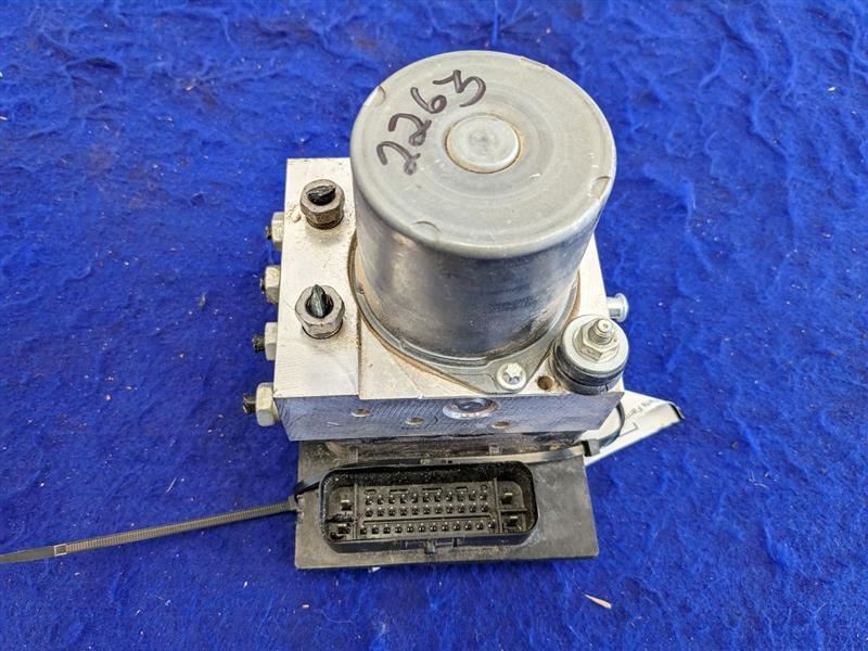 2012-2015 Chevrolet Camaro SS ABS Anti-Lock Brake Module Pump Front Switch 2263 - The Parts Farm