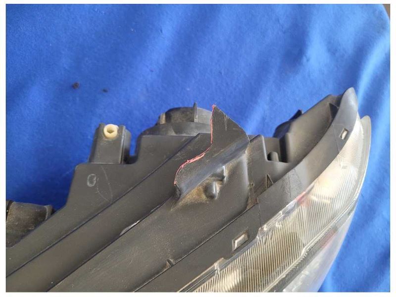 2008-2009 Pontiac G8 Sedan 6.0L V8 Driver Front Headlight Lamp *Broke Tabs* 2529 - The Parts Farm