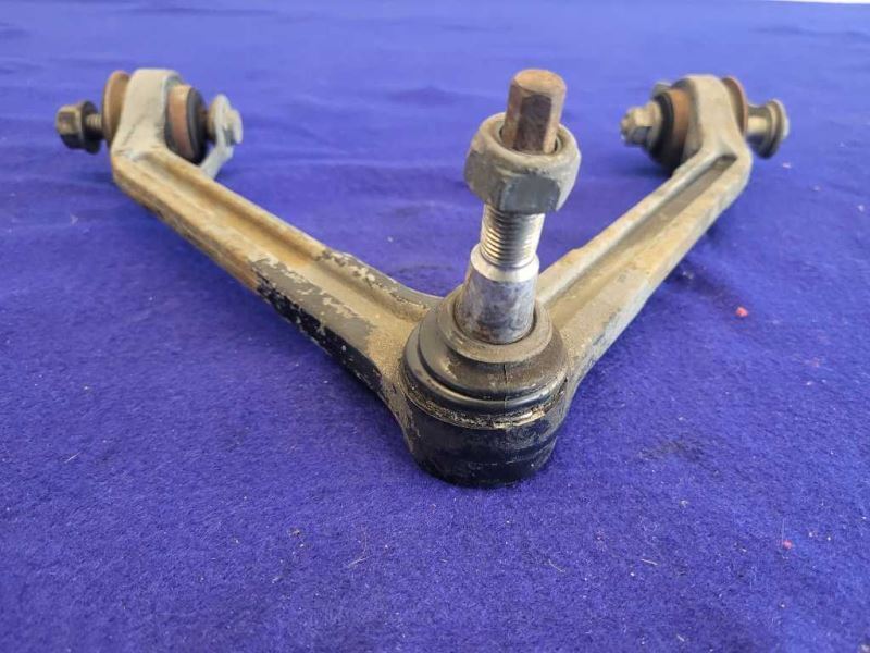 2004-2006 Dodge Ram Viper SRT-10 8.3 1500 Passenger RH Front Lower Control Arm - The Parts Farm