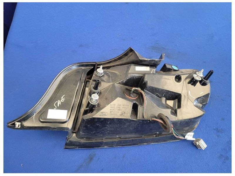 2015-2017 Ford Mustang GT S550 Driver LH Rear Taillight Lamp Tint Scuffs 2586 - The Parts Farm