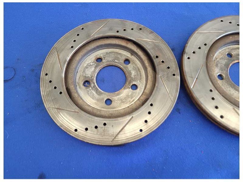 2005-2014 Ford Mustang GT S197 Pair Brake Calipers Rear Rotors Used 2530 - The Parts Farm