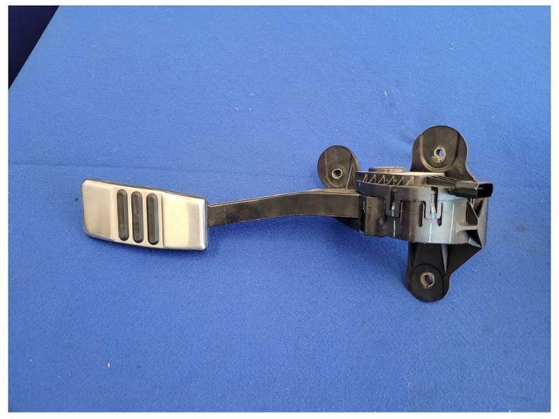 2015-2017 Ford Mustang GT S550 Gas Pedal Throttle Accelerator Assembly 2566 - The Parts Farm