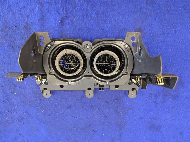 2016-2017 Chevrolet Camaro SS Temperature Control Dual Zone Opt CJ2 ID 84078980 - The Parts Farm