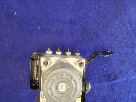 2015 Ford Mustang GT S550 Anti-Lock Brake Module Thru 03/29/15 Control Pump 2337