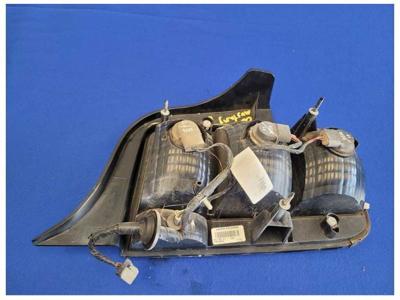 2005-2009 Ford Mustang GT 4.6L Passenger RH Rear Tail Light Brake Lens Lamp 2583 - The Parts Farm