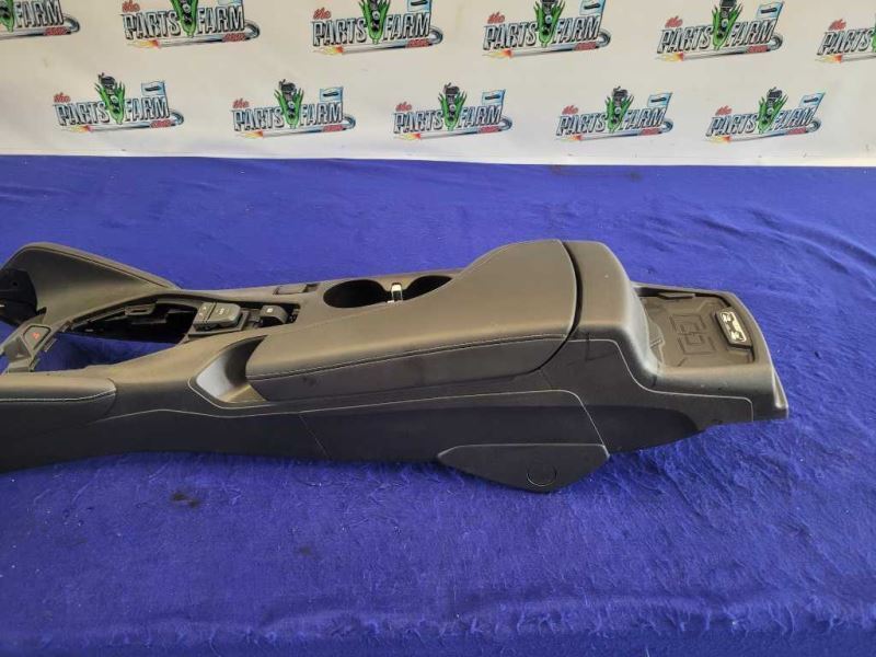 2016-2018 Chevrolet Camaro SS Center Console Front Floor Leather Storage 2344 - The Parts Farm