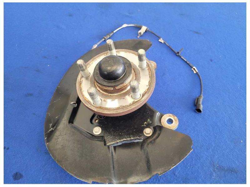 2015-2017 Ford Mustang GT S550 Driver LH Front Spindle Knuckle Hub 2586 - The Parts Farm