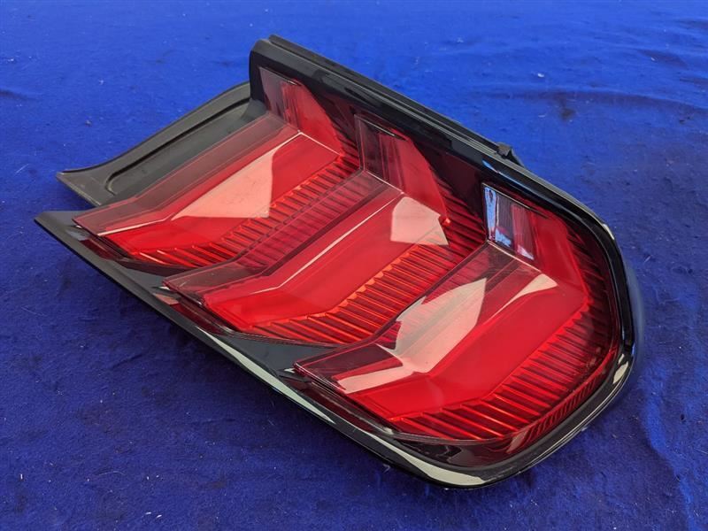 2018-2023 Ford Mustang GT S550 Passenger Right Taillight Lamp Brake Lens OEM - The Parts Farm