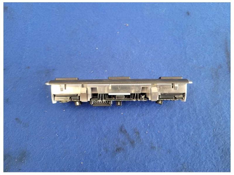 2001-2006 BMW M3 E46 M/T Coupe Control Sunroof Upper Dome Light Map 1953 - The Parts Farm