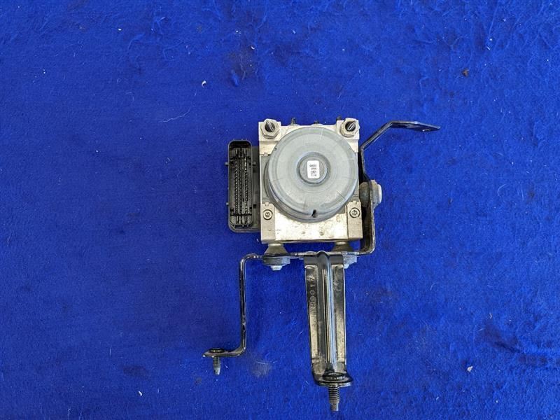 2016 Ford Mustang GT S550 ABS Module Anti-Lock Brakes Calipers System - The Parts Farm