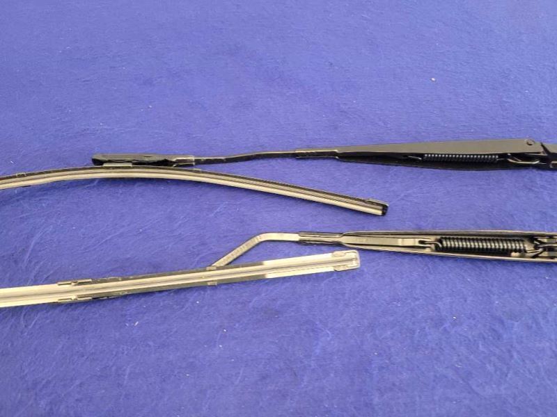 2020-2023 Ford Mustang Shelby GT500 5.2L Wiper Blades Arms Windshield Front 2370 - The Parts Farm