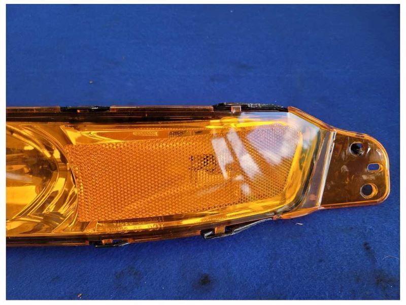 2005-2009 Ford Mustang GT Driver LH Front Turn Signal Amber Parking Light 2585 - The Parts Farm