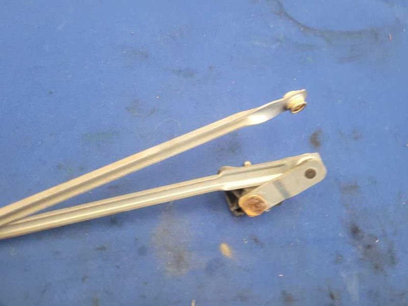2003-2006 Chevrolet SSR Pickup Truck Windshield Wiper Linkage Motor 2432 - The Parts Farm