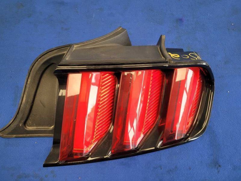 2015-2017 Ford Mustang GT S550 Passenger RH Taillight Lamp Brake Lens 2502 - The Parts Farm