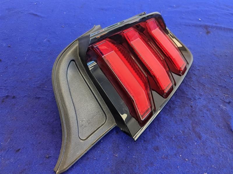 2018-2023 Ford Mustang GT S550 Passenger Right Taillight Lamp Brake Lens OEM - The Parts Farm
