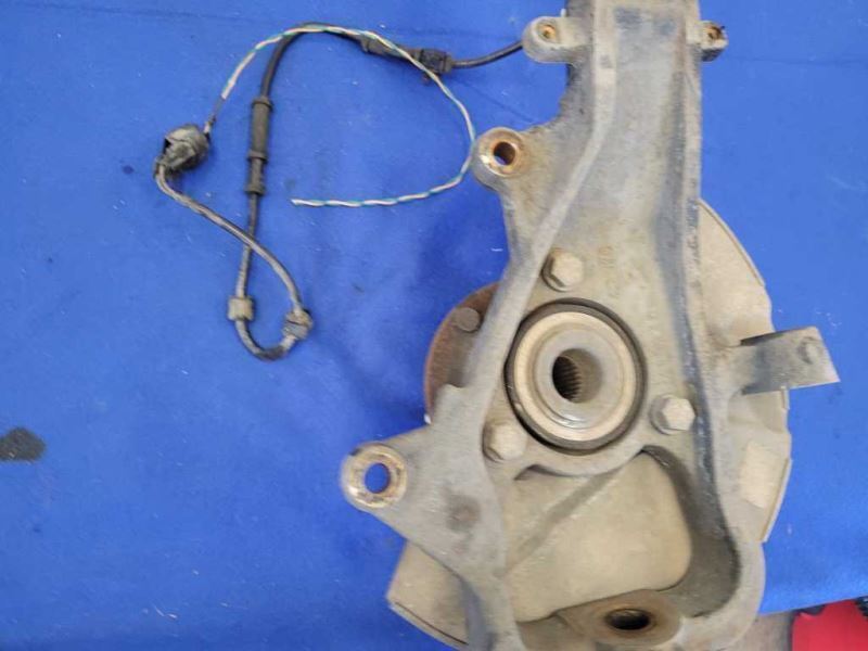 2003-2006 Chevrolet SSR Pickup Truck Passenger Front Spindle Knuckle 2432 - The Parts Farm