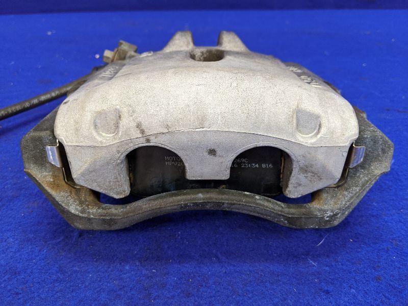 2002-2005 Ford Thunderbird 3.9L V8 Front Passenger Right Caliper Brake Pad Hose - The Parts Farm