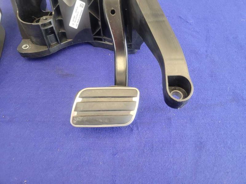 2017 Porsche 911 Turbo 991 Pedal Assembly Brake Dead Pedal No Clutch 2421 - The Parts Farm