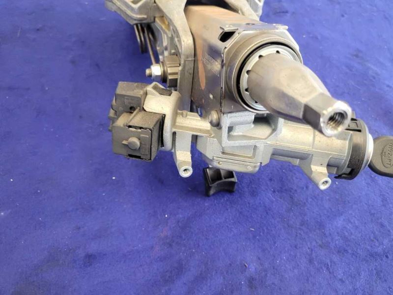 2011-2014 Ford Mustang GT Steering Column Wheel Key Cylinder 2395 - The Parts Farm