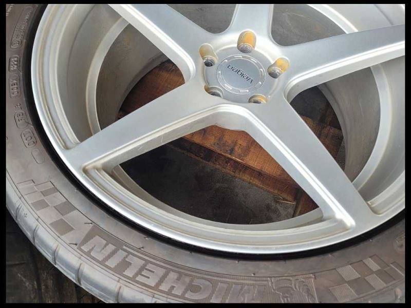 2015-2021 Ford Mustang GT S550 3 Wheels Velgen 20x9 20x10.5 Silver Spoke Rash - The Parts Farm