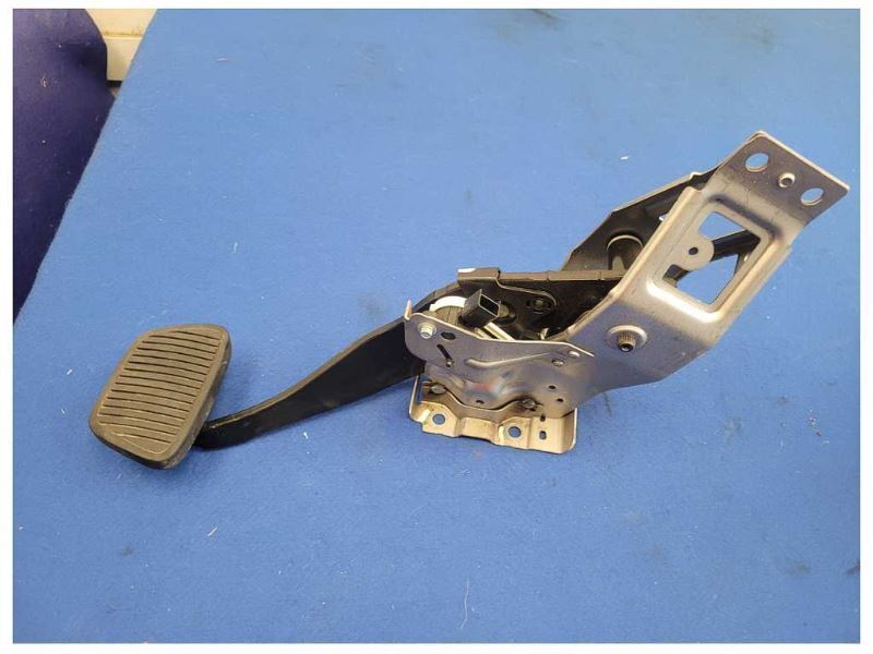 2010-2015 Chevrolet Camaro SS Coupe Brake Pedal Assembly Cage 2588 - The Parts Farm