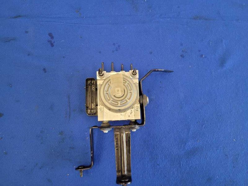 2015-2020 Ford Mustang Shelby GT350 ABS Module M/T Anti-Lock Brakes 2452 - The Parts Farm