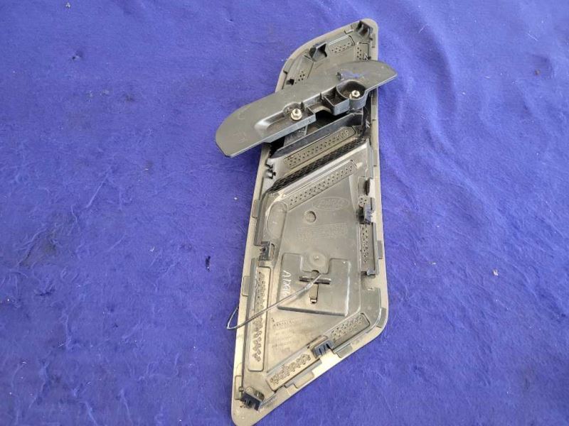 2015-2017 Ford Mustang GT S550 Passenger Right Hood Vent Scoop Paint J7 2356 - The Parts Farm