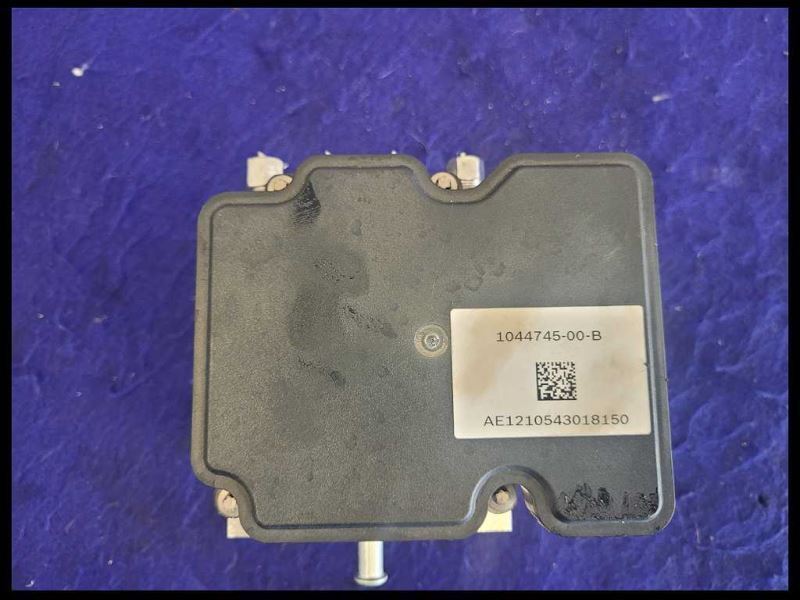2017-2021 Tesla Model 3 Standard Plus ABS Anti-Lock Brake Module Pump - The Parts Farm