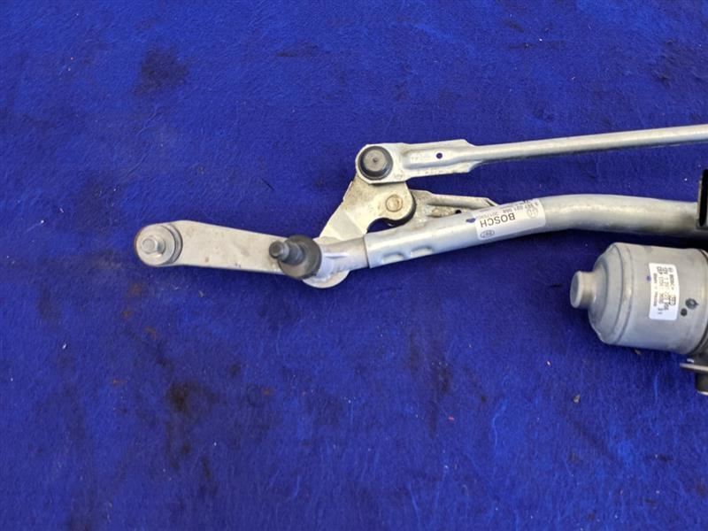 2016-2018 Cadillac CTS V 6.2L LT4 Sedan Windshield Wiper Motor Linkage Front - The Parts Farm