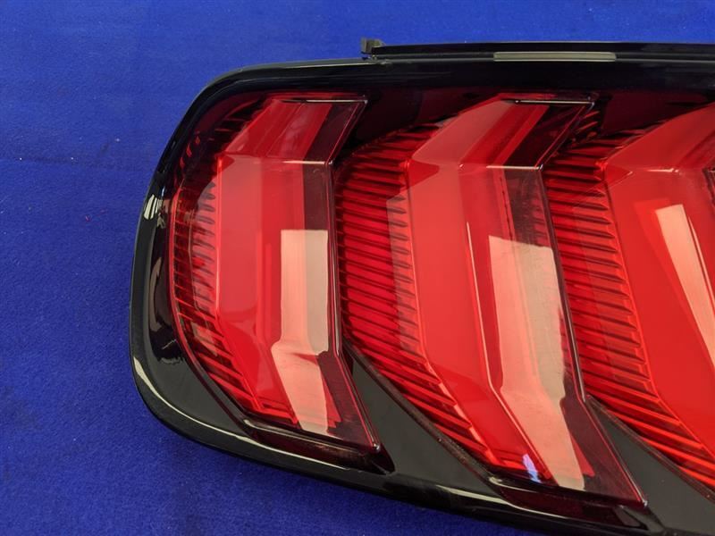 2018-2023 Ford Mustang GT S550 Passenger RH Taillight Lamp Brake Lens OEM - The Parts Farm