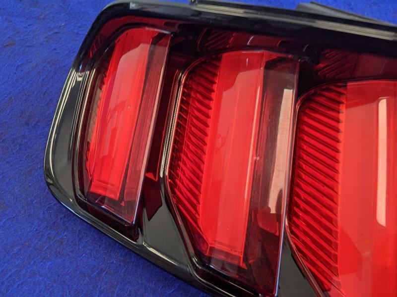 2015-2017 Ford Mustang GT S550 Driver Left LH Taillight Lamp Brake Lens OEM - The Parts Farm