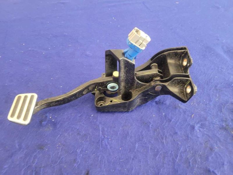 2015-2017 Ford Mustang GT S550 Automatic Pedal Box Brake Pad Assembly 2408 - The Parts Farm
