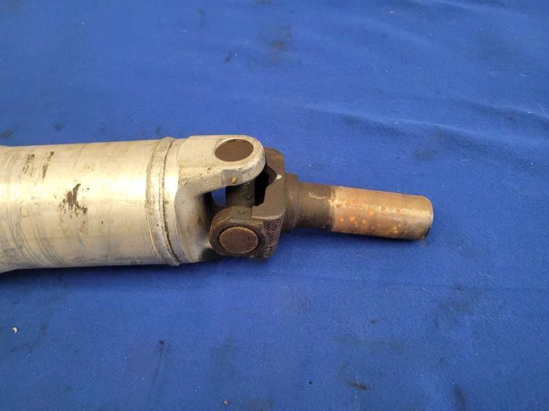 2003-2006 Chevrolet SSR Pickup Truck Driveshaft Automatic Transmission A/T 2426 - The Parts Farm
