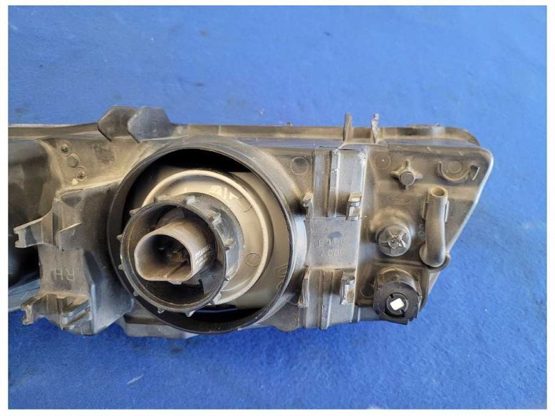 1999-2004 Ford Mustang GT Passenger RH Front Headlight Lamp Light 2589 - The Parts Farm