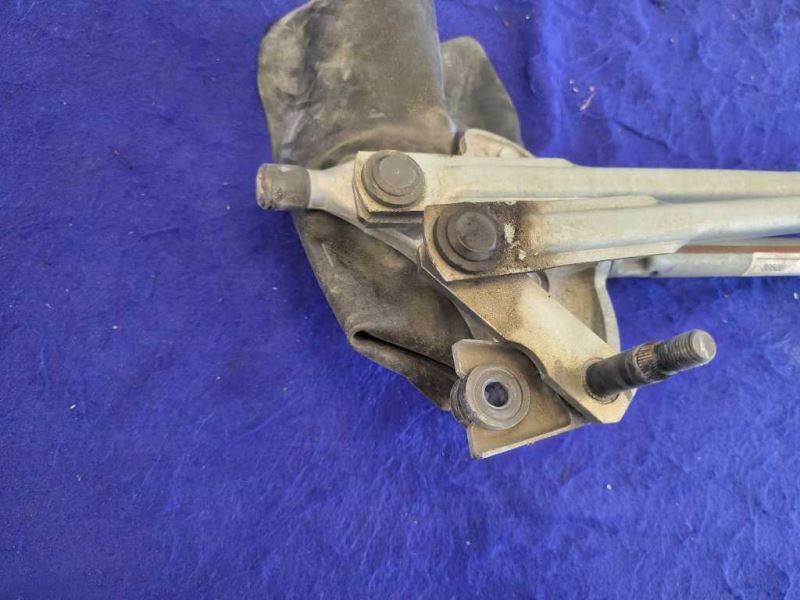2014-2017 Chevrolet SS 6.2L Sedan Windshield Wiper Linkage Motor 2372 - The Parts Farm