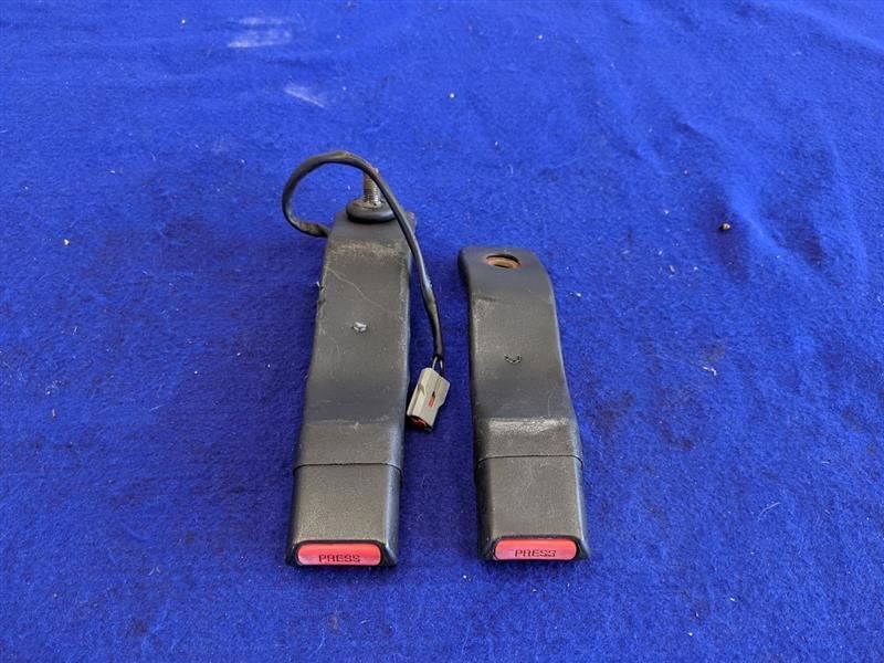 1994-1995 Ford Mustang Cobra GT Front Seatbelt Buckles Coupe Black Center - The Parts Farm